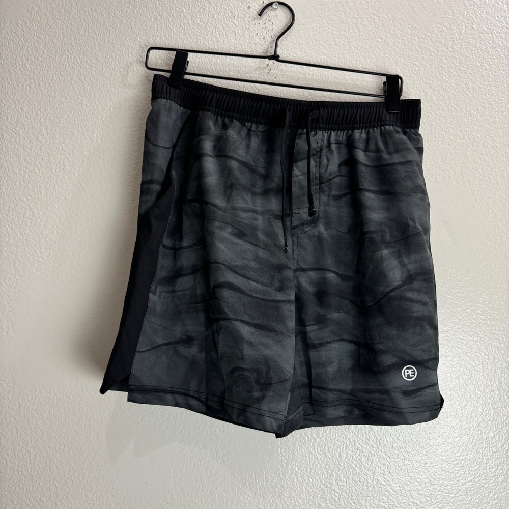 Perry Ellis Sport Shorts 50 + UPF Size Small